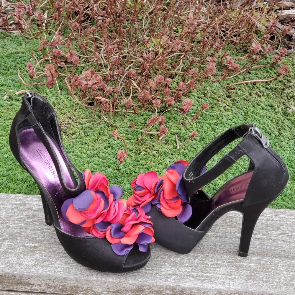 💐 Call it Spring Ruffle high heels - Picture 2 of 7